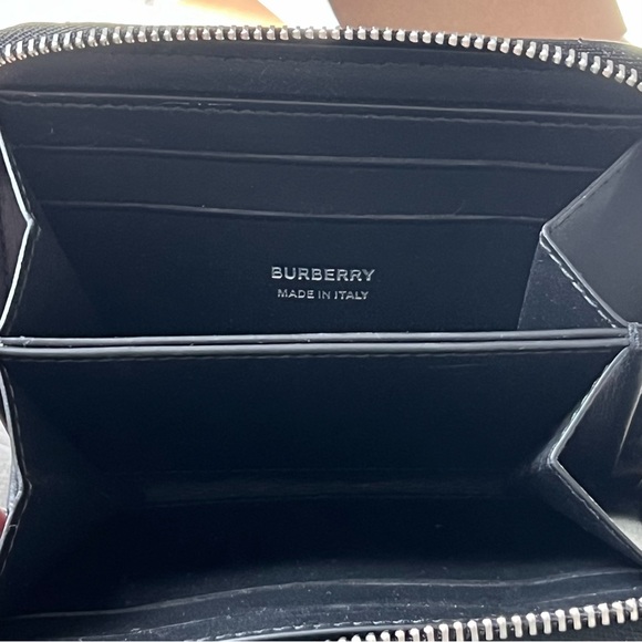 Burberry Quilted Leather Wallet in Black - Picture 9 of 11